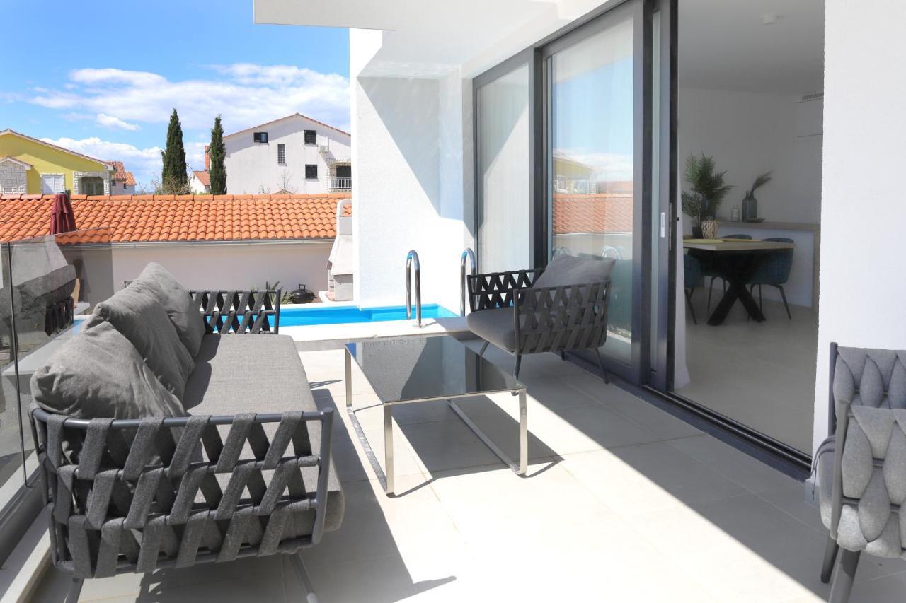 Apartments Terra Sun With Private Pool Or Jacuzzi Njivice Extérieur photo